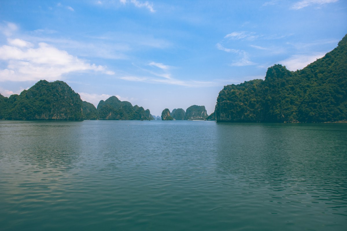 Les îlots rocheux de la baie d’Ha Long au Vietnam